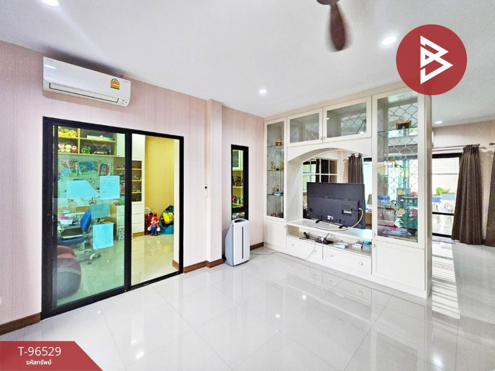 ขายบ้านเดี่ยว หมู่บ้านวิลล่า อะคาเดีย ศรีนครินทร์ (Villa Arcadia Srinakarin) พร้อมเฟอร์นิเจอร์