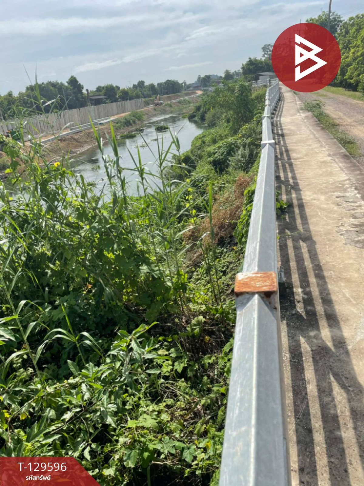 ขายที่ดินบ้าน 3 งาน 56 ตร.วา ทำเลใกล้แม่น้ำเพชรบุรี บรรยากาศบ้านสวน ใกล้แหล่งท่องเที่ยว