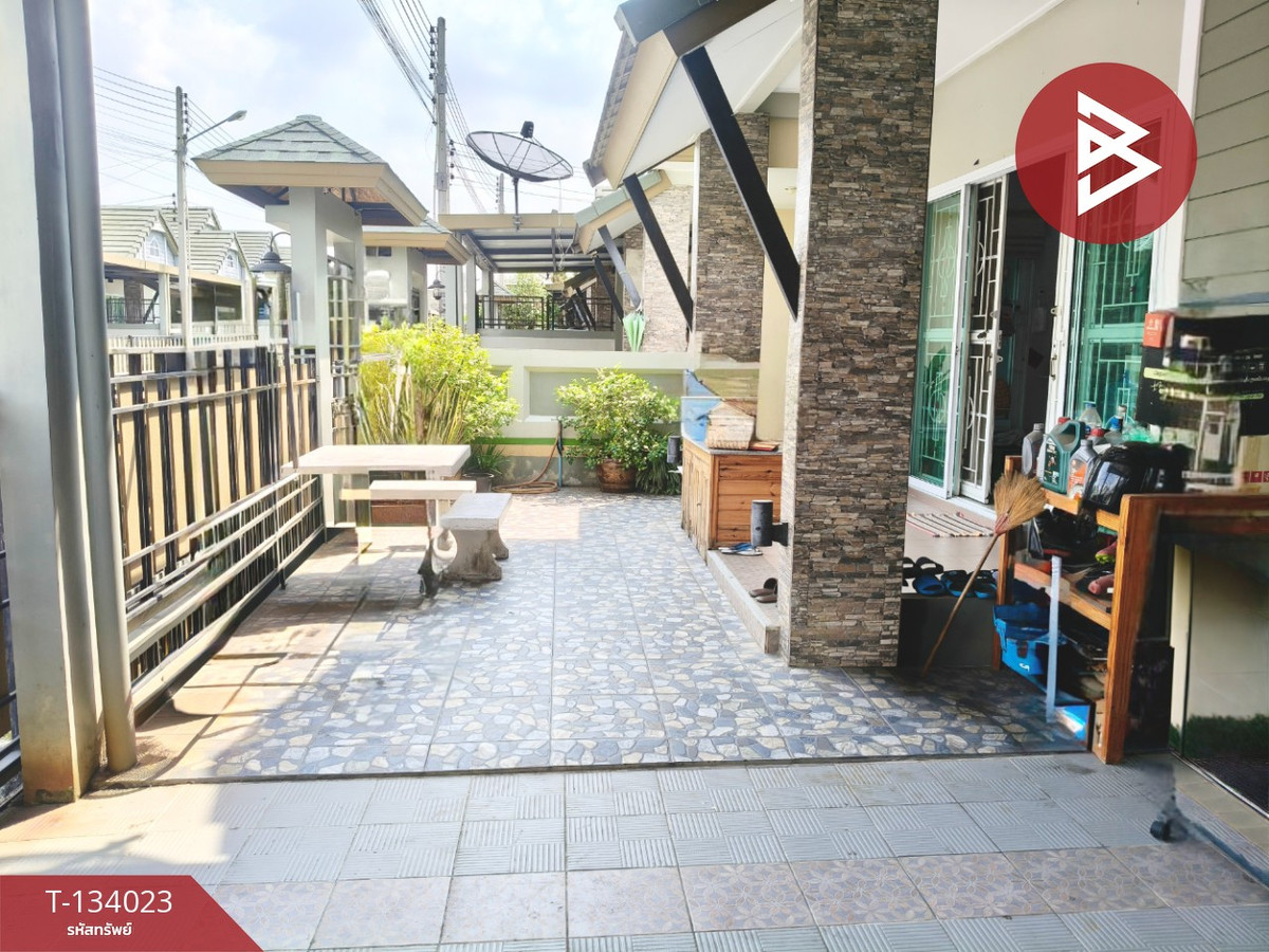 ขายบ้านแฝด หมู่บ้านณฐาวดี เลคไซด์ ศรีราชา (Nattawadee Lakeside) ชลบุรี