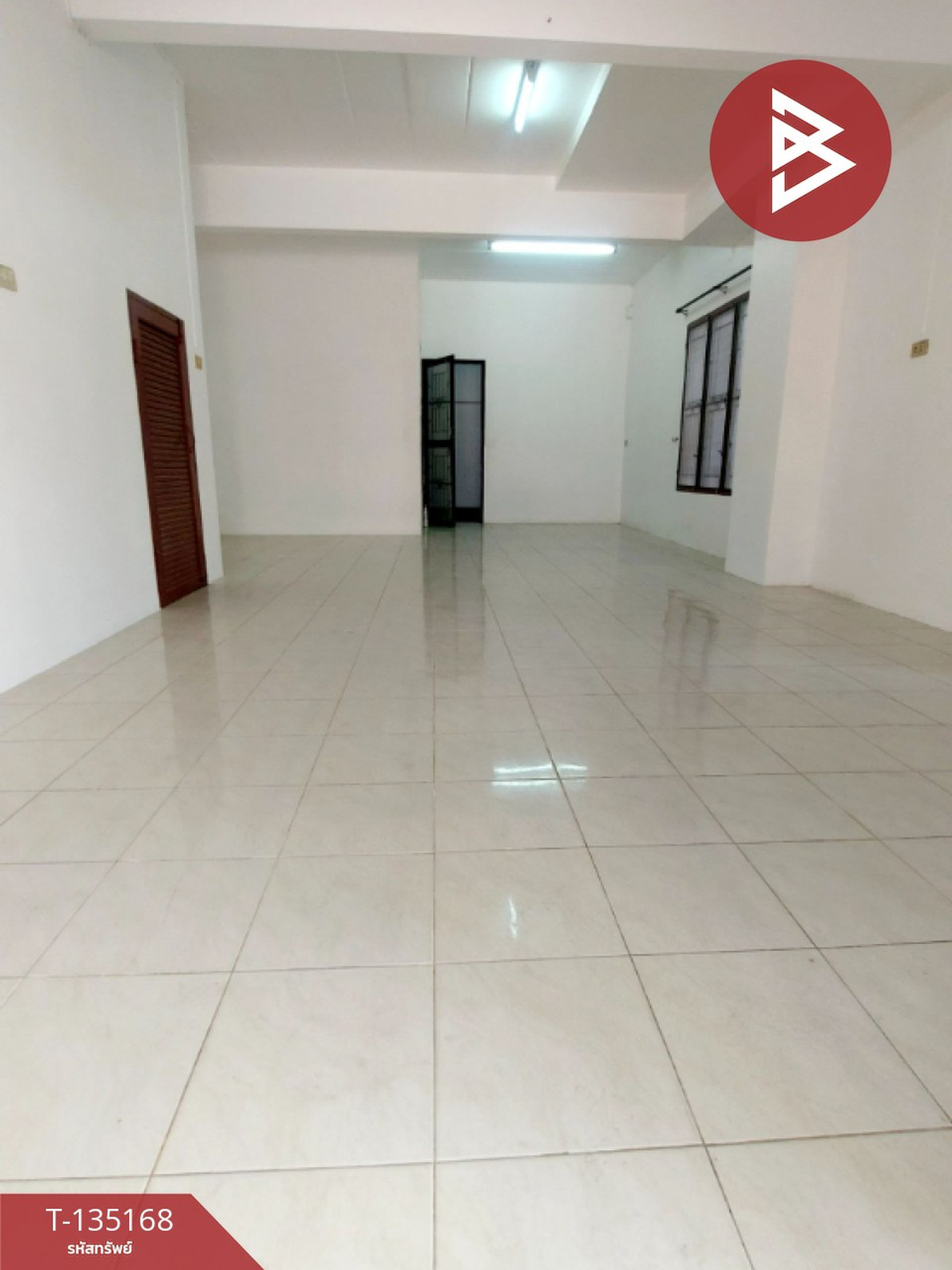 ขายทาวน์เฮ้าส์ หมู่บ้านแฟมิลี่ทาวน์1 นาป่า ชลบุรี พร้อมเข้าอยู่