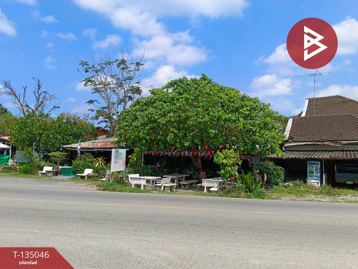 ขายบ้านเดี่ยว 2 ชั้น เนื้อที่ 13.7 ตารางวา อ.มะขาม จันทบุรี ติดถนนทำเลดี