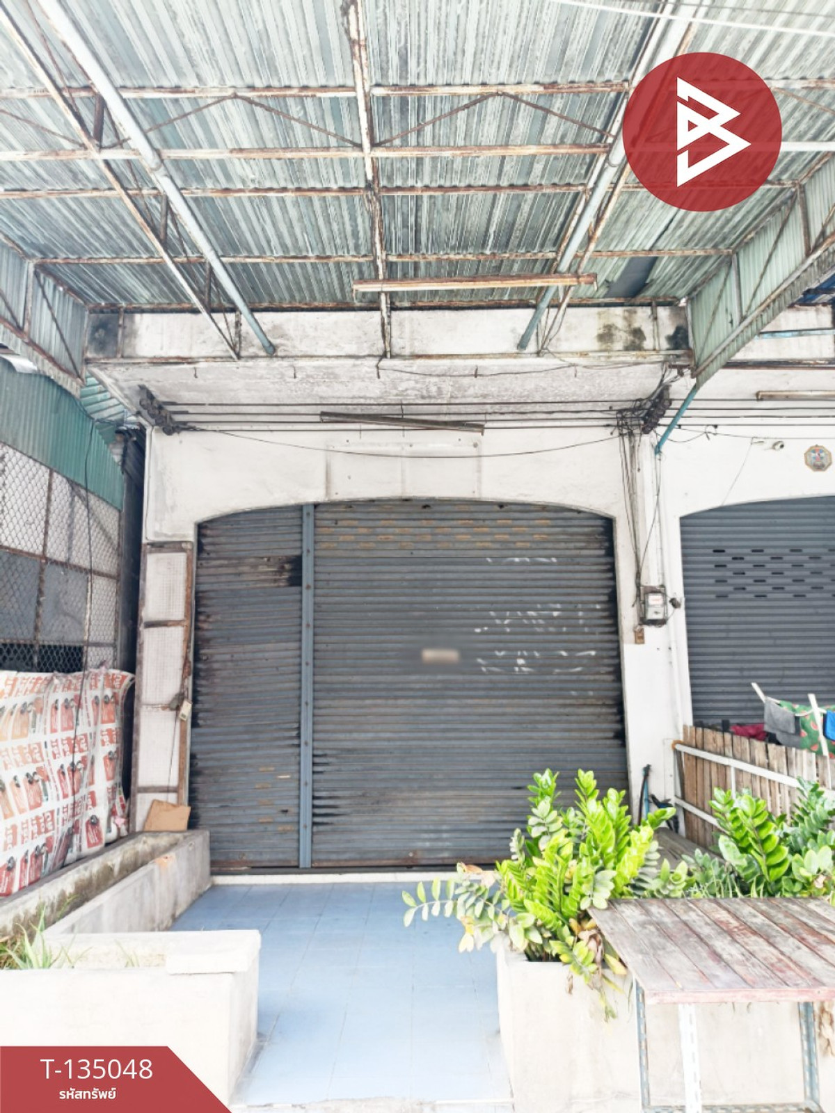 ขายอาคารพาณิชย์ 3 ชั้น เนื้อที่ 20 ตารางวา บางละมุง ชลบุรี ต่อเติมพร้อมอยู่