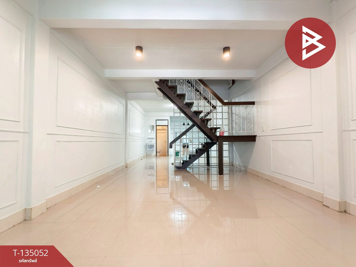 ขายทาวน์เฮ้าส์ หมู่บ้านชุมชน 300 ห้อง มหาชัย สมุทรสาคร รีโนเวทใหม่