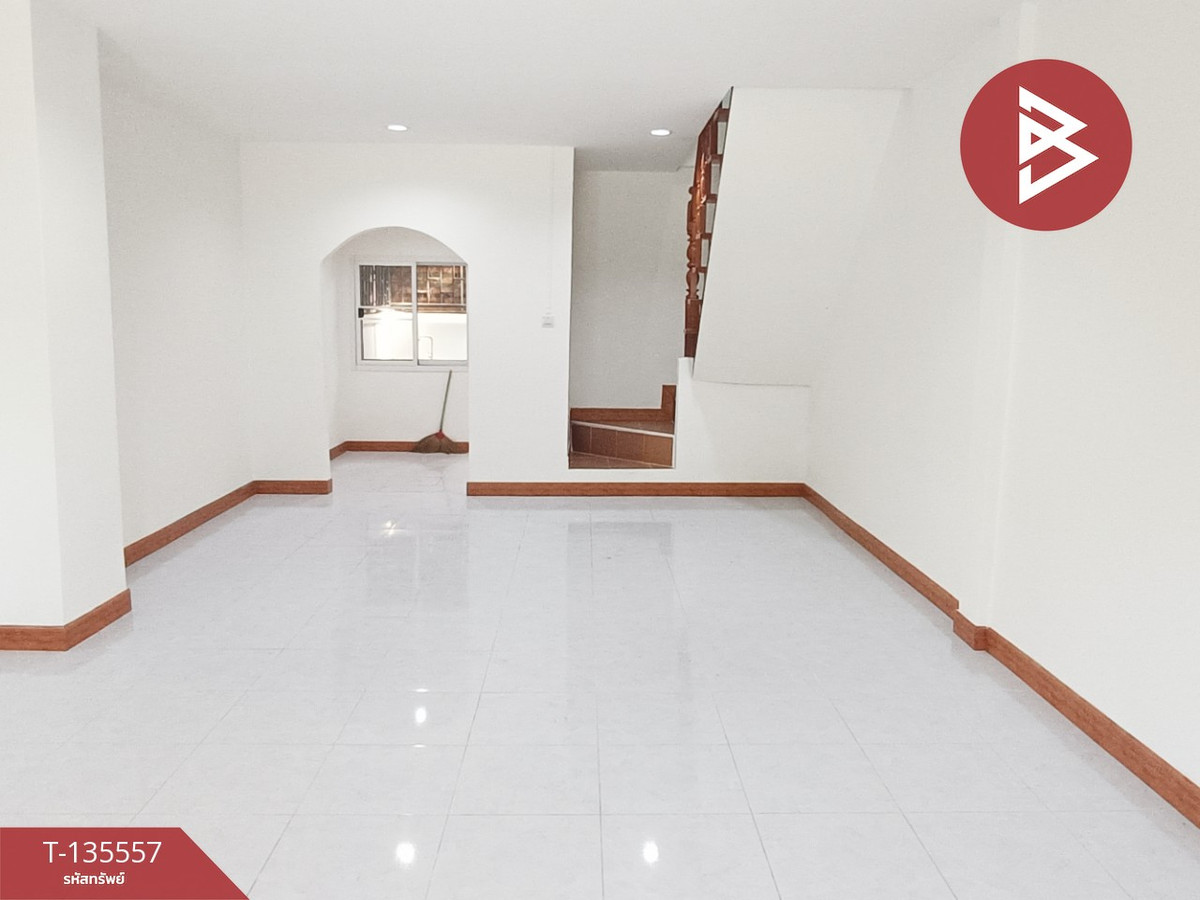 ขายทาวน์เฮ้าส์ หมู่บ้านวโรชา4 บางเสาธง สมุทรปราการ พร้อมเข้าอยู่