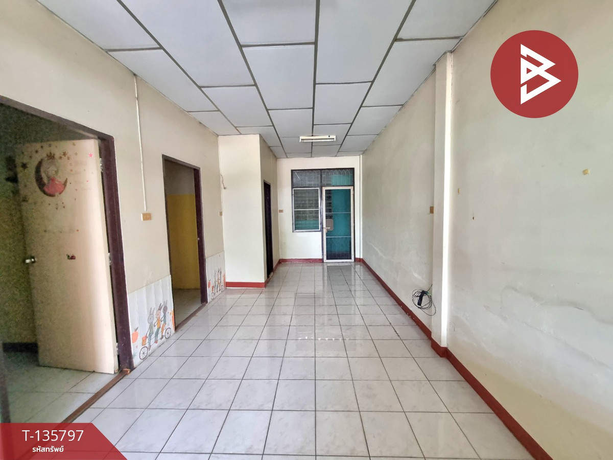 ขายทาวน์เฮ้าส์ หมู่บ้านร้อยหลัง วังหิน ศรีราชา ชลบุรี