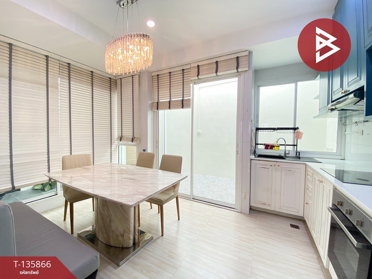 ขายทาวน์โฮม 3 ชั้น เนื้อที่ 24.9 ตารางวา ซอย 20 มิถุนา ห้วยขวาง กรุงเทพฯ