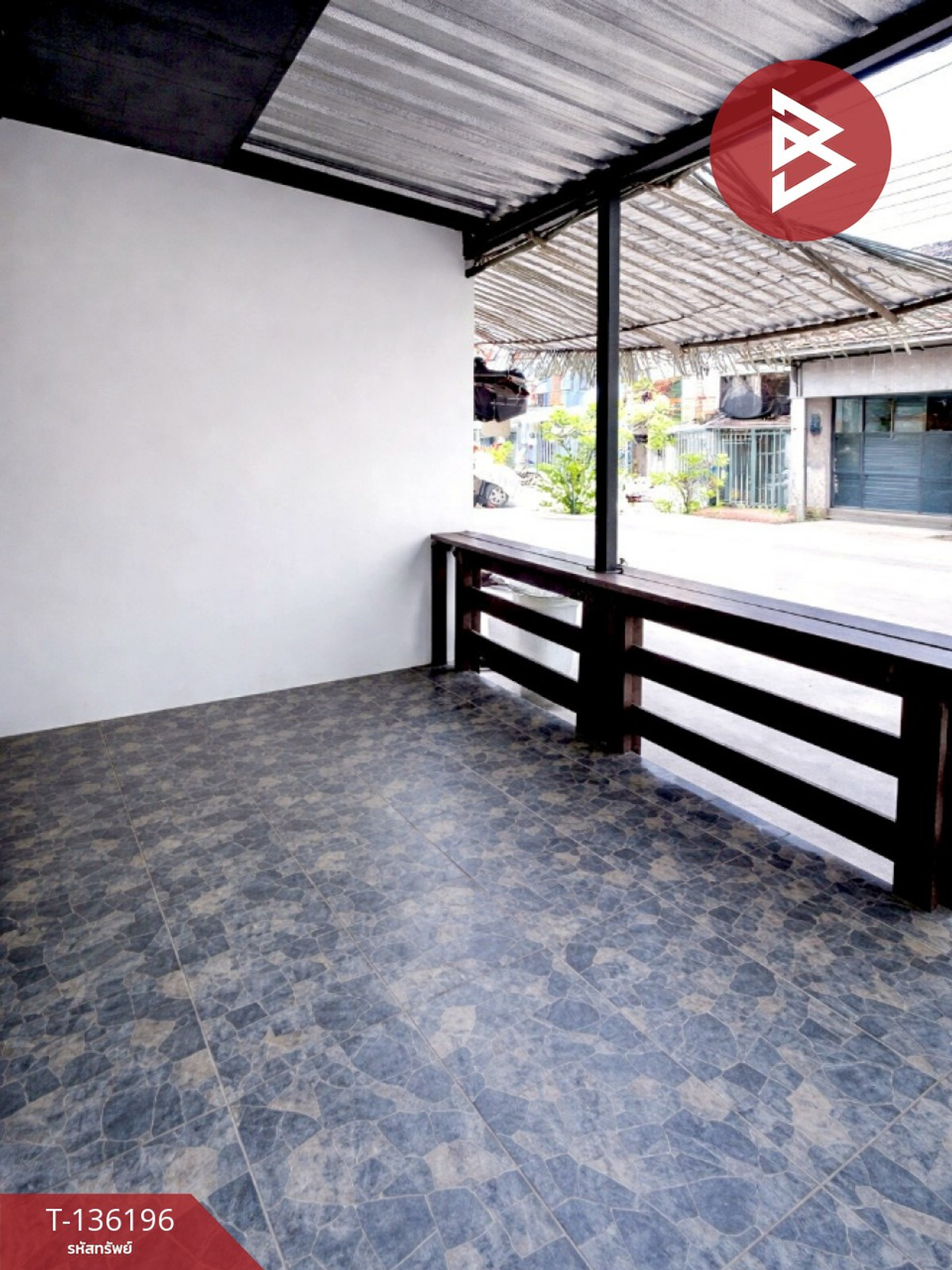 ขายทาวน์เฮ้าส์ หมู่บ้านลลิษา แพรกษา (Baan Larisa Phraeksa) สมุทรปราการ พร้อมเข้าอยู่