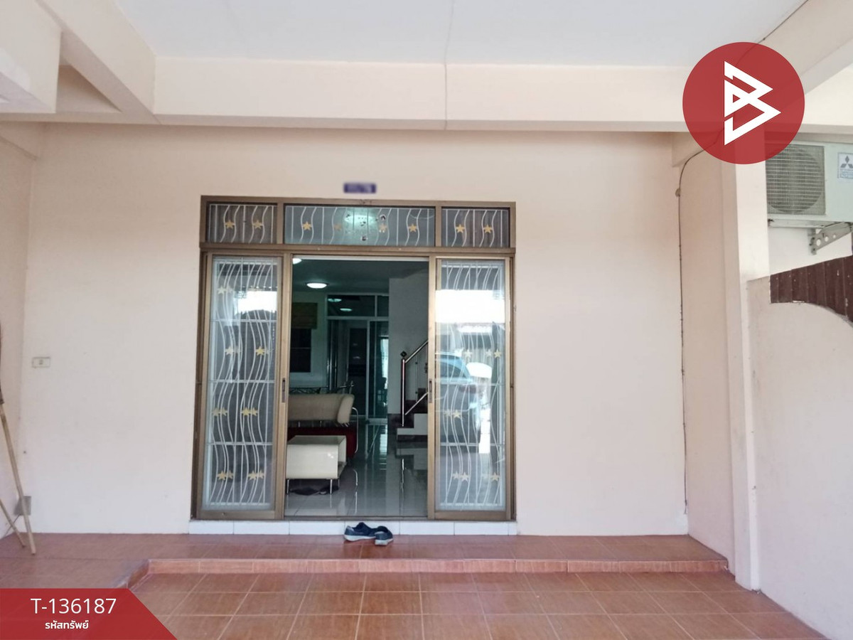 ขายทาวน์เฮ้าส์ หมู่บ้านรุ่งกิจวิลล่า11 ร่มเกล้า32 กรุงเทพฯ