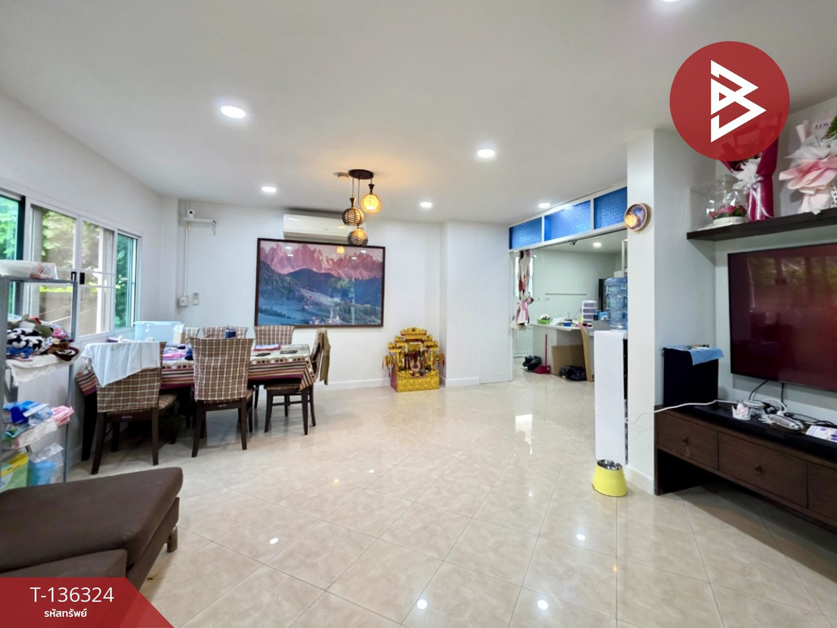 ขายบ้านเดี่ยวหลังมุม หมู่บ้านรอยัลพาร์ควิลล์ สุวินทวงศ์ กรุงเทพฯ ติดถนนเมนหมู่บ้าน