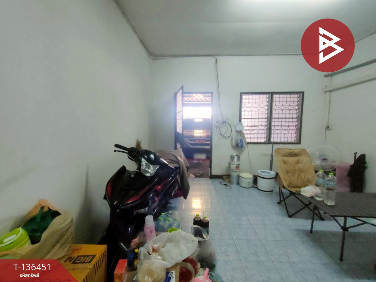 ขายทาวน์เฮ้าส์ หมู่บ้านหลังคาแดง เคหะร่มเกล้า24 กรุงเทพมหานคร