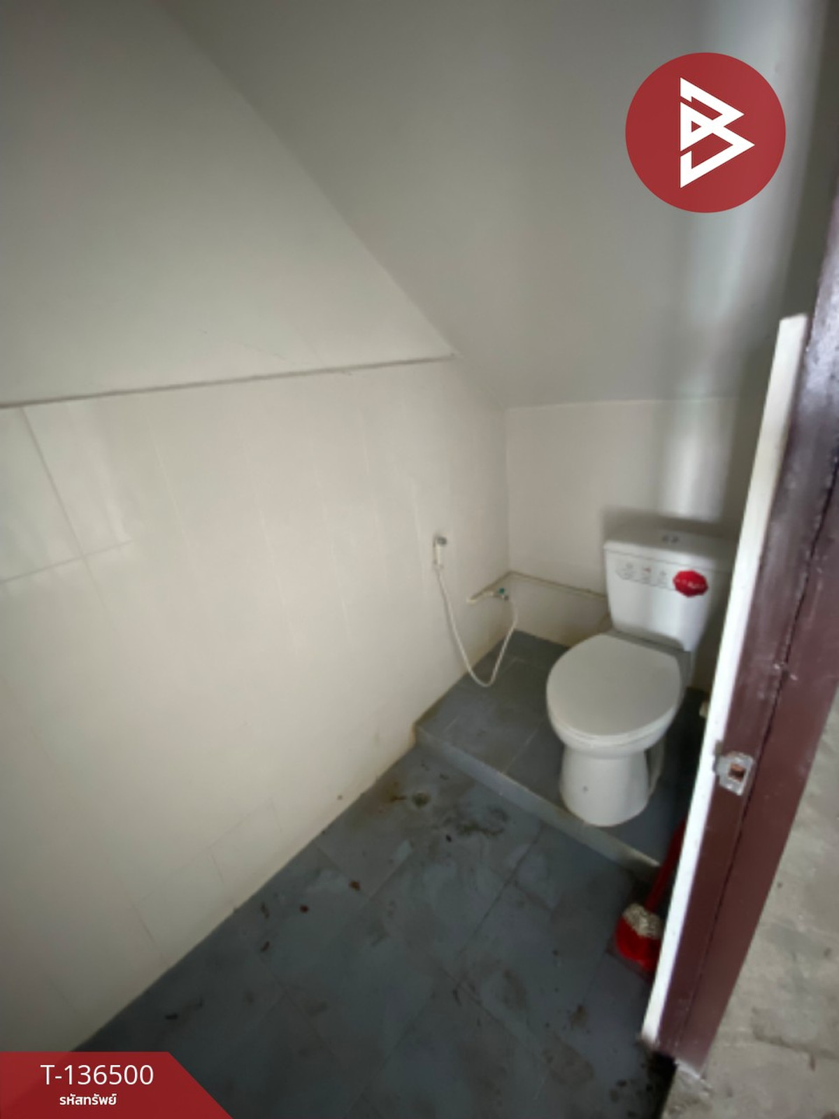 ขายอาคารพาณิชย์ 3 ชั้น เนื้อที่ 20 ตร.วา บางละมุง ชลบุรี