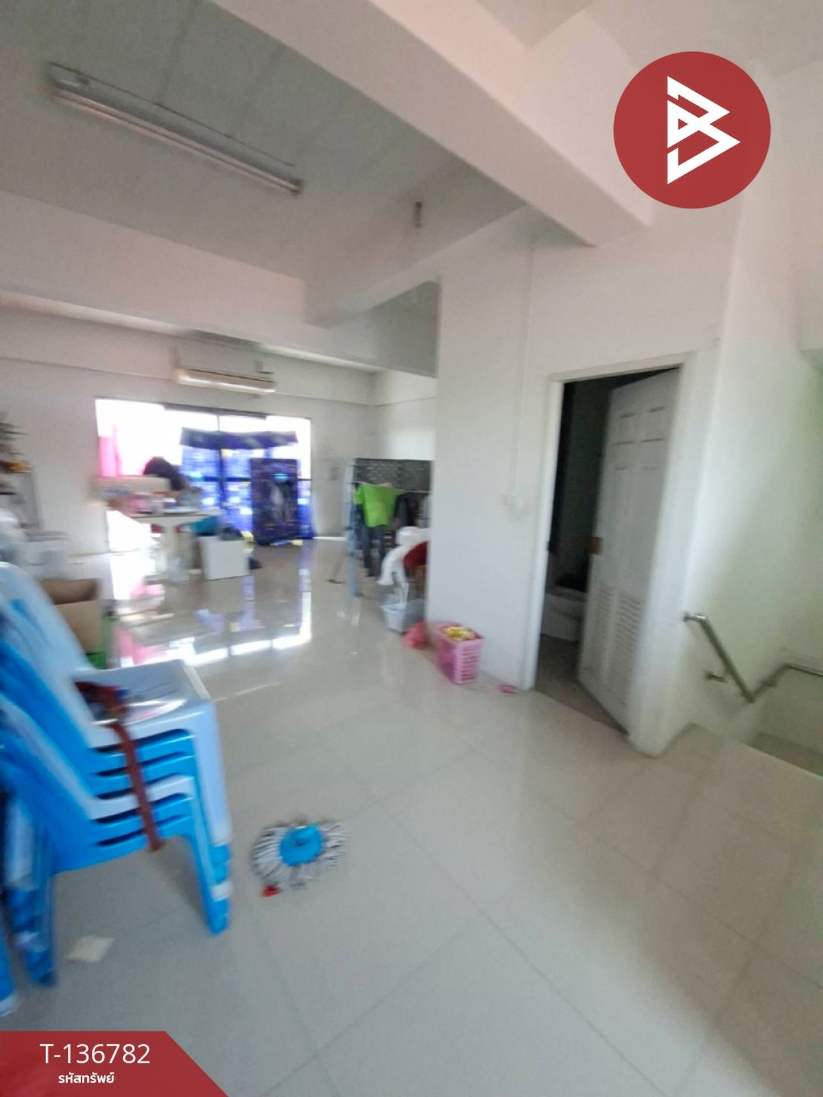 ขายอาคารพาณิชย์ 3 ชั้น เนื้อที่ 28.2 ตร.วา พันท้ายนรสิงห์ สมุทรสาคร