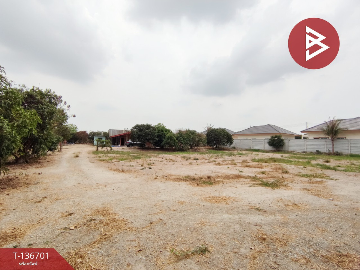 ขายที่ดินพร้อมบ้านเดี่ยวและโกดัง เนื้อที่ 6 ไร่ 9 ตารางวา อ.พนัสนิคม ชลบุรี