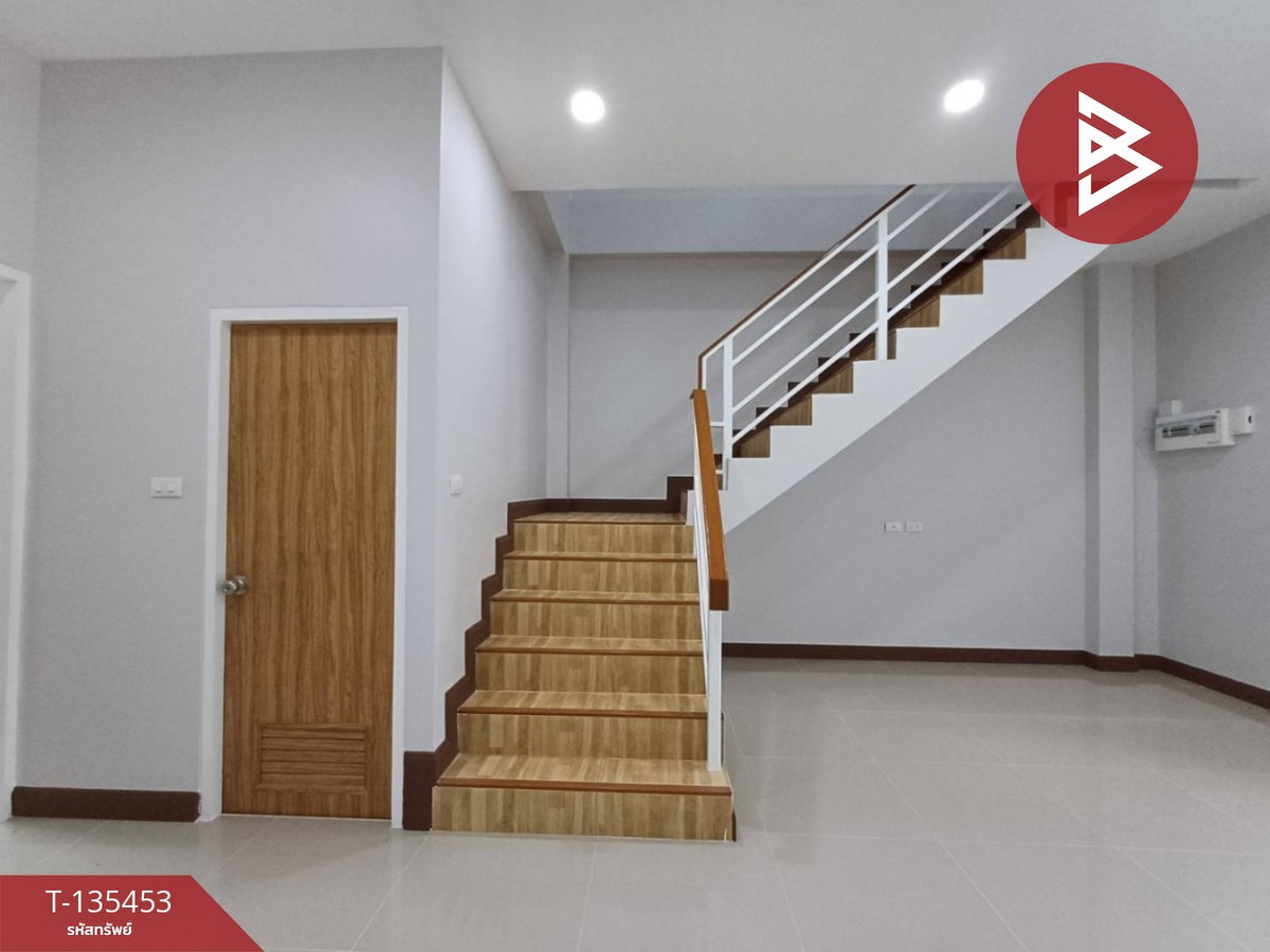 ขายทาวน์เฮ้าส์ 2 ชั้น เนื้อที่ 18.3 ตร.วา ลาดใหญ่ สมุทรสงคราม