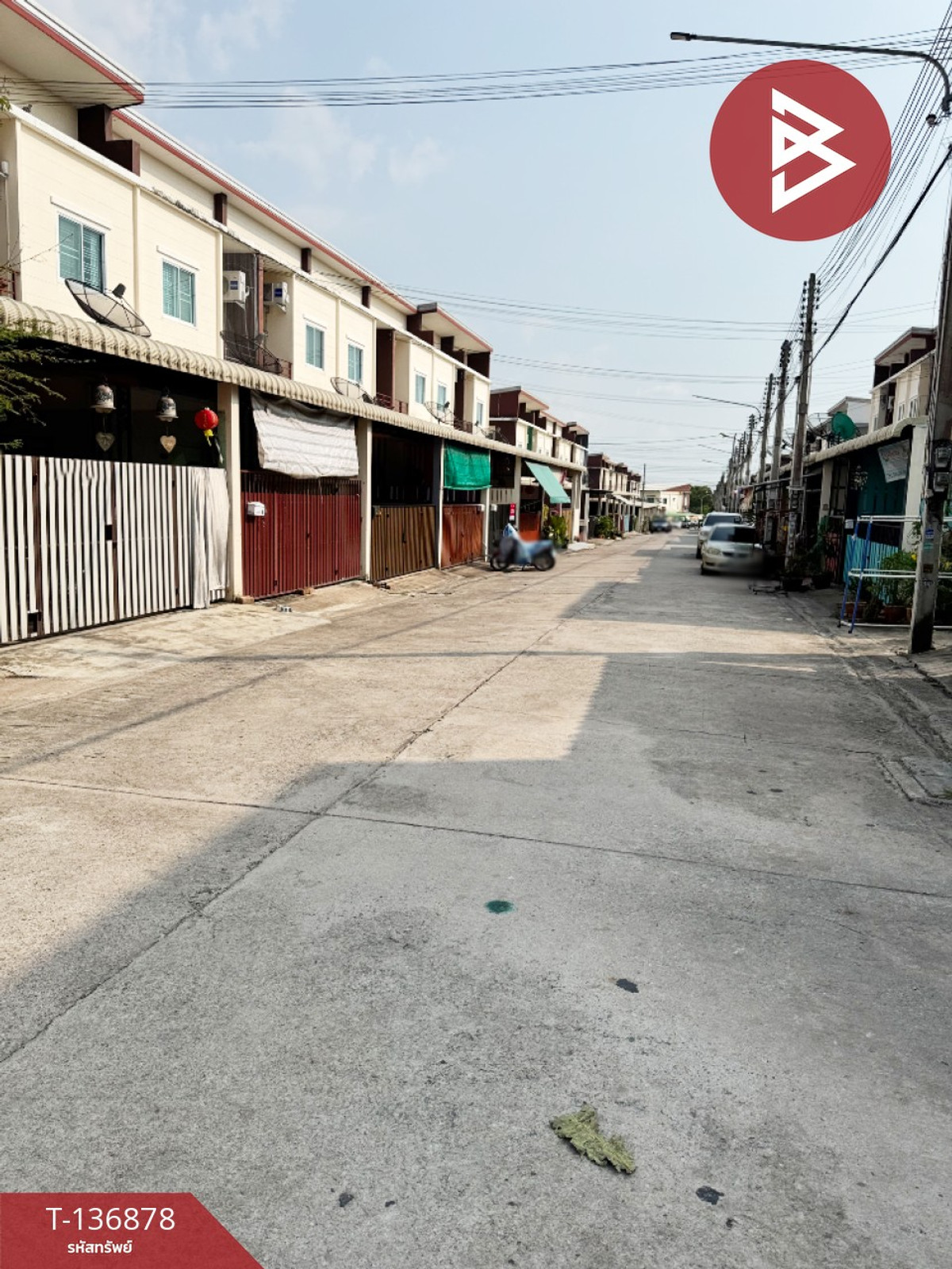 ขายทาวน์เฮ้าส์ 2 ชั้น หมู่บ้านบูรพาแลนด์ หนองค้อ ศรีราชา ชลบุรี ราคาถูก ทำเลดี