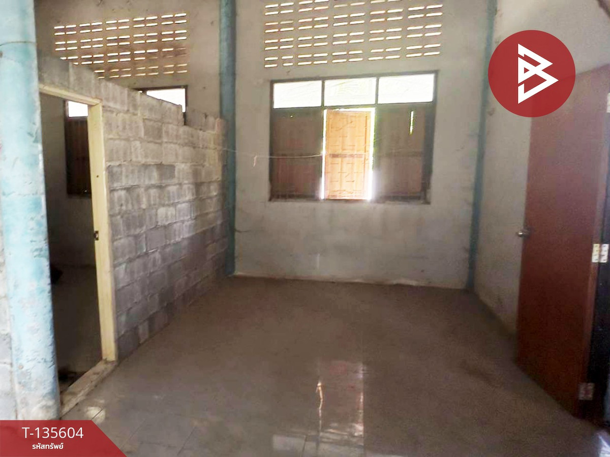 ขายด่วนบ้านเดี่ยวพร้อมที่ดิน เนื้อที่ 2 ไร่ 1 งาน 94 ตารางวา ท่าช้าง สิงห์บุรี ติดถนน