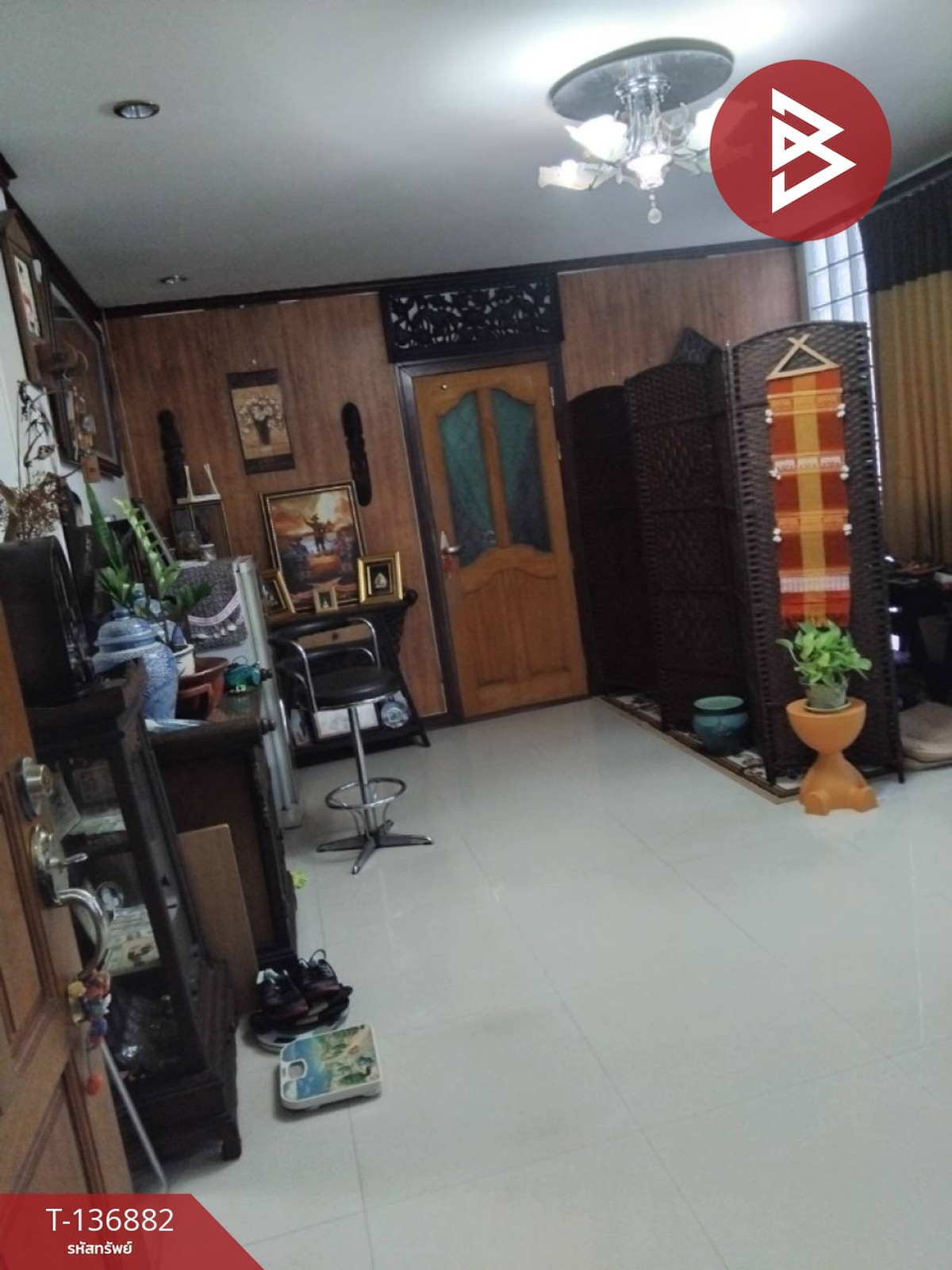 ขายอาคารพาณิชย์ 3 ชั้น เนื้อที่ 39.5 ตร.วา ต.ท่าอิฐ อุตรดิตถ์ ทำเลดี ตกแต่งสวย