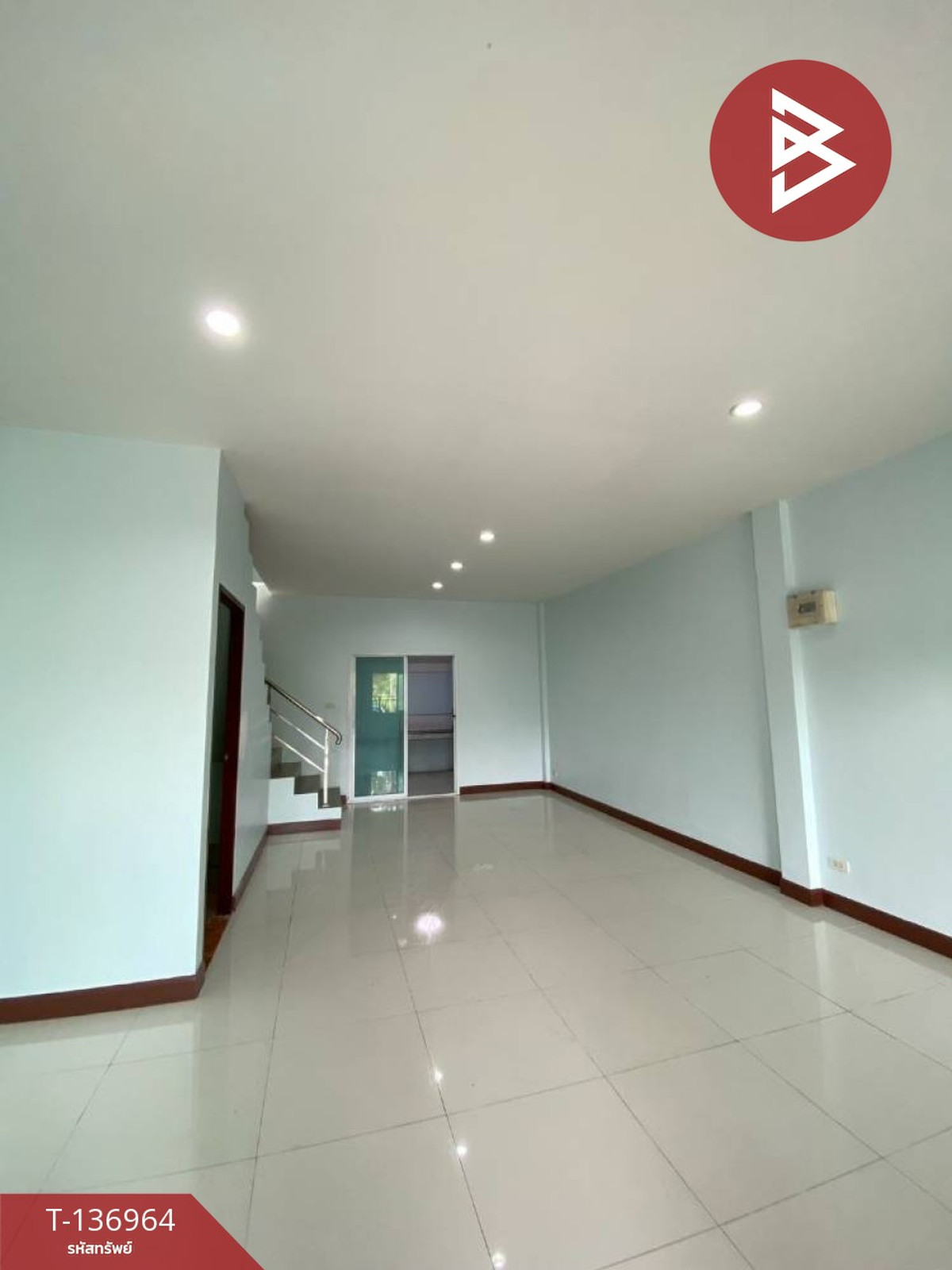 ขายทาวน์เฮ้าส์ 2 ชั้น เนื้อที่ 21.2 ตร.วา เนินพระ ระยอง