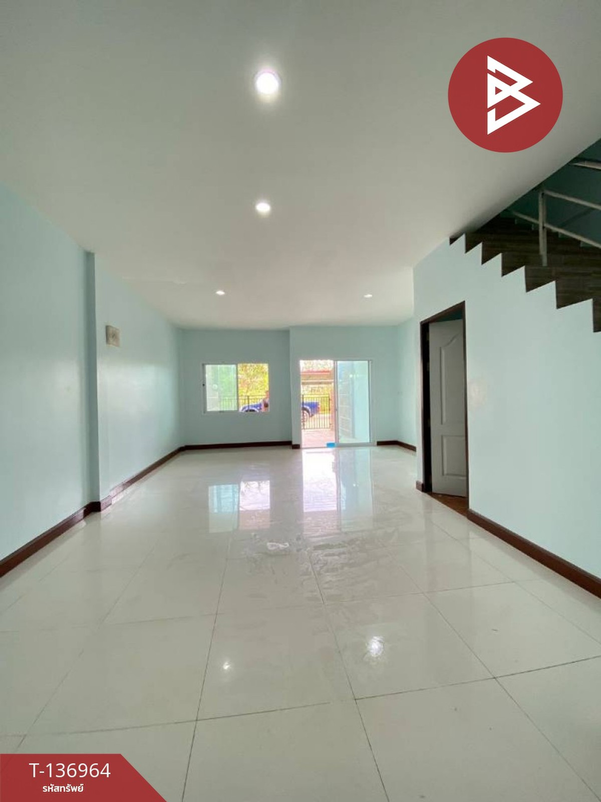 ขายทาวน์เฮ้าส์ 2 ชั้น เนื้อที่ 21.2 ตร.วา เนินพระ ระยอง