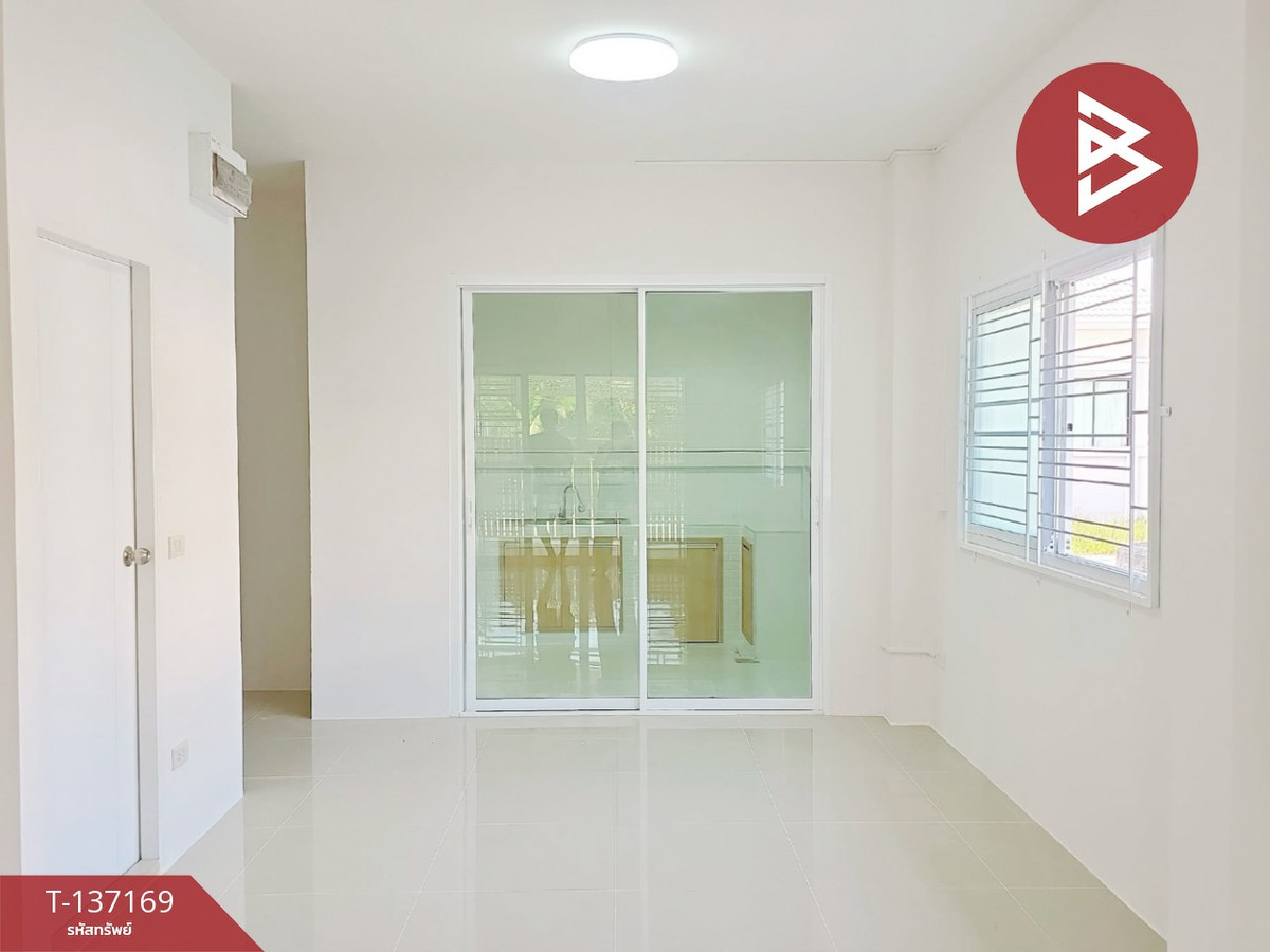 ขายทาวน์เฮ้าส์หลังริม เนื้อที่ 21.9 ตร.วา บ้านแลง ระยอง