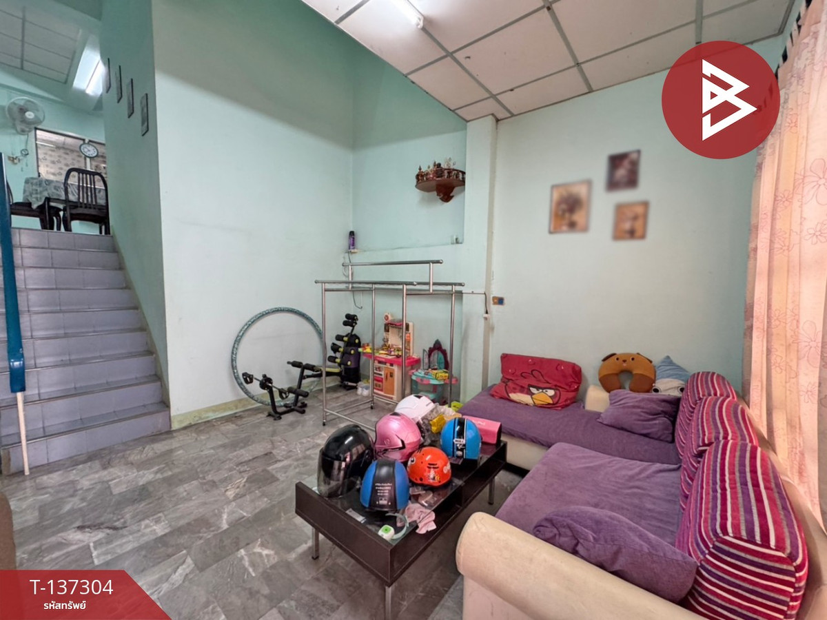 ขายทาวน์เฮ้าส์ 3 ชั้น เนื้อที่ 19 ตร.วา เพชรเกษม 28 กรุงเทพฯ