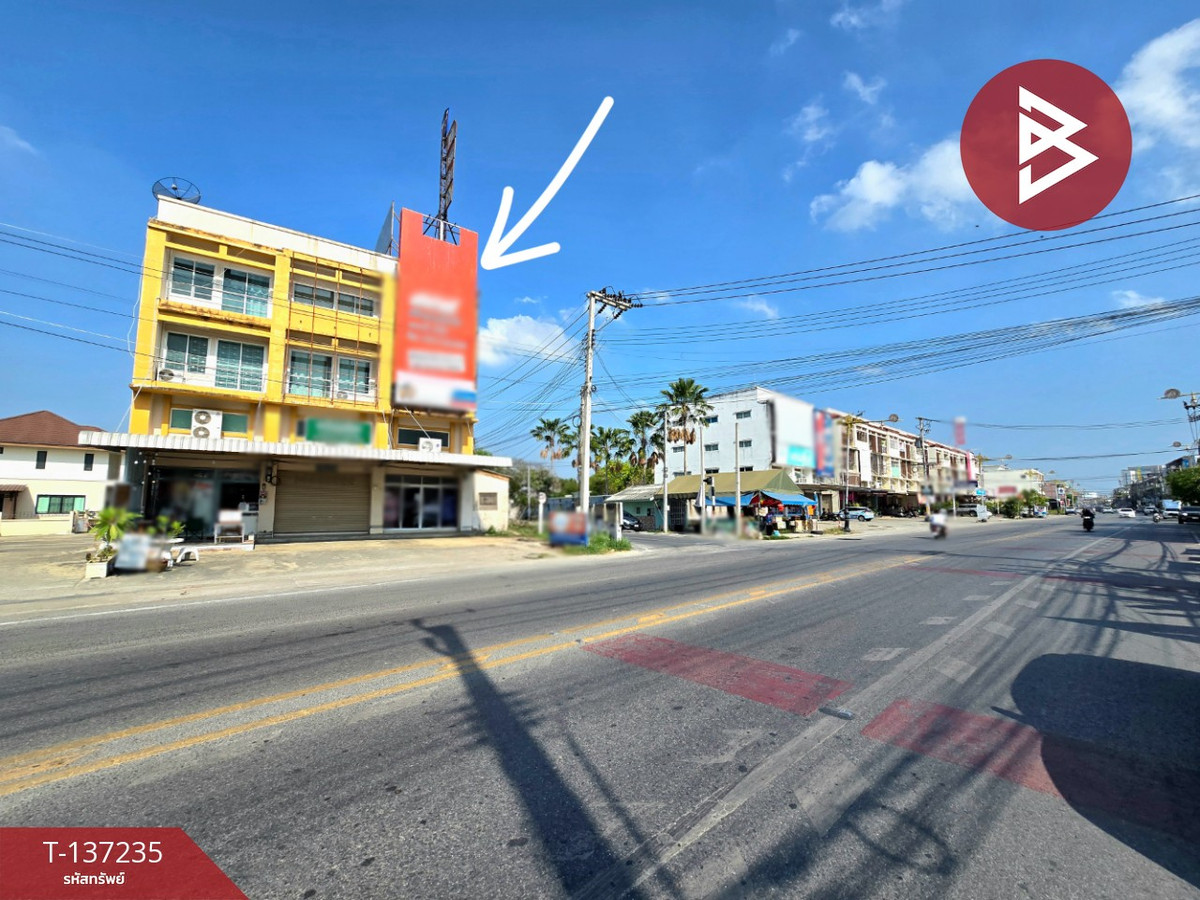 ขายด่วนอาคารพาณิชย์ 3 ชั้นครึ่งหลังมุม นครปฐม ทำเลสนามจันทร์