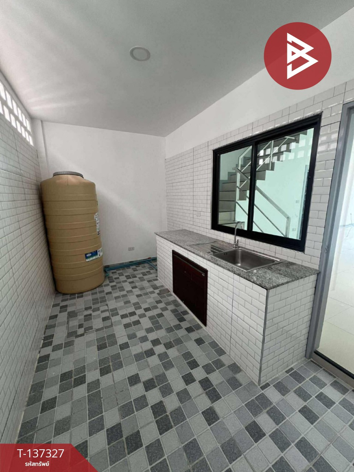 ขายอาคารพาณิชย์ 2 ชั้น ซอยบ่อนไก่ สัตหีบ ชลบุรี ทำเลดี