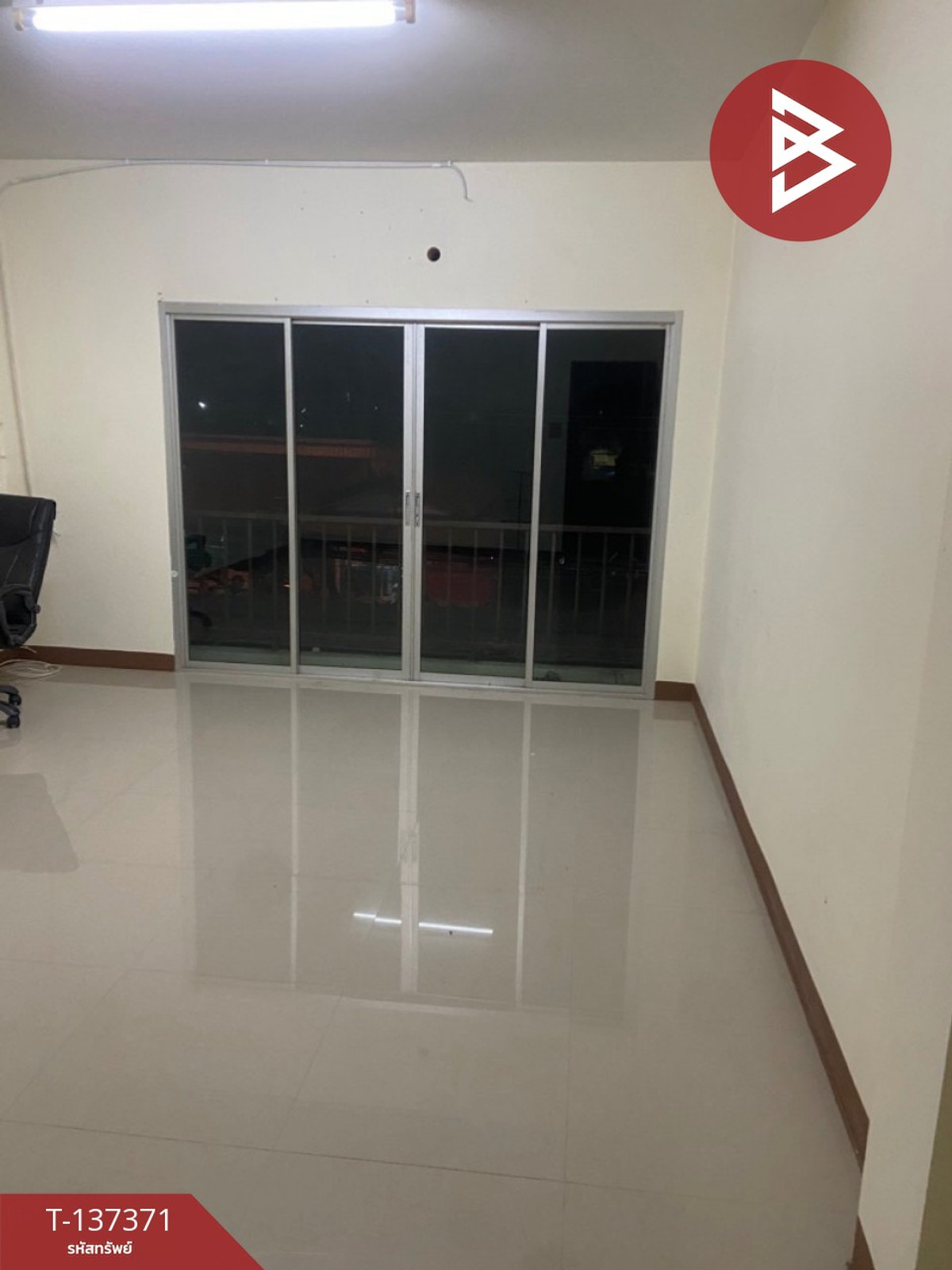 ขายอาคารพาณิชย์ 3 ชั้น เนื้อที่ 19.5 ตร.วา บ้านบ่อ สมุทรสาคร