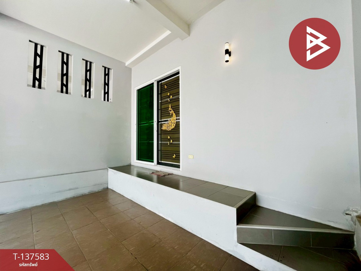 ขายทาวน์เฮ้าส์ 2 ชั้น หมู่บ้านแผ่นดินทอง ลิฟวิ่งโฮม มาบยางพร ระยอง