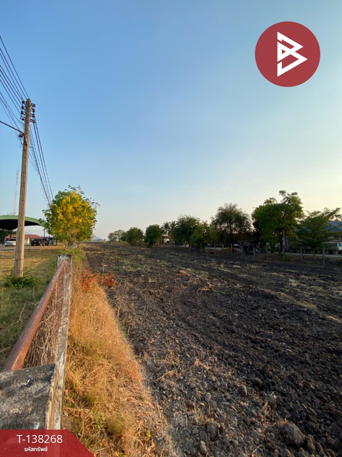 ขายที่ดิน เนื้อที่ 4 ไร่ 2 งาน 46 ตารางวา ติดอบต.พระนอน นครสวรรค์