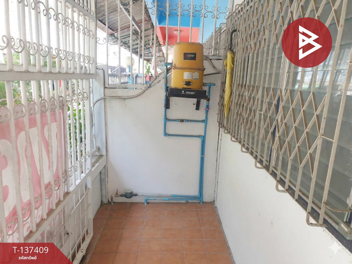 ขายทาวน์เฮ้าส์ 2 ชั้น เนื้อที่ 16.7 ตร.วา ถ.สวรรค์วิถี จ.นครสวรรค์