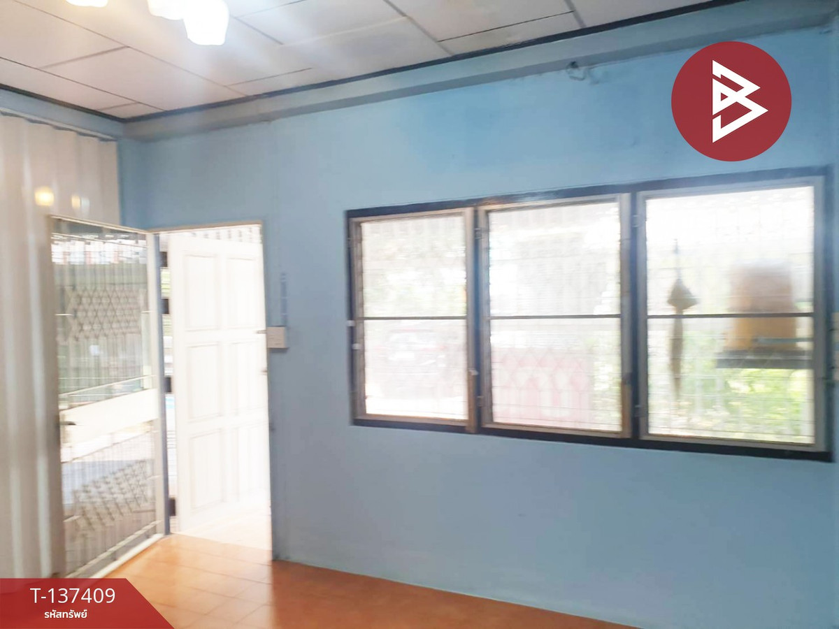 ขายทาวน์เฮ้าส์ 2 ชั้น เนื้อที่ 16.7 ตร.วา ถ.สวรรค์วิถี จ.นครสวรรค์