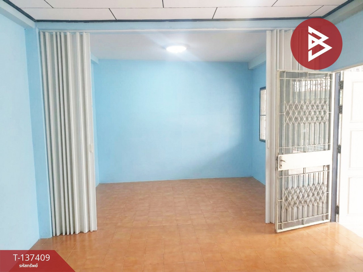 ขายทาวน์เฮ้าส์ 2 ชั้น เนื้อที่ 16.7 ตร.วา ถ.สวรรค์วิถี จ.นครสวรรค์