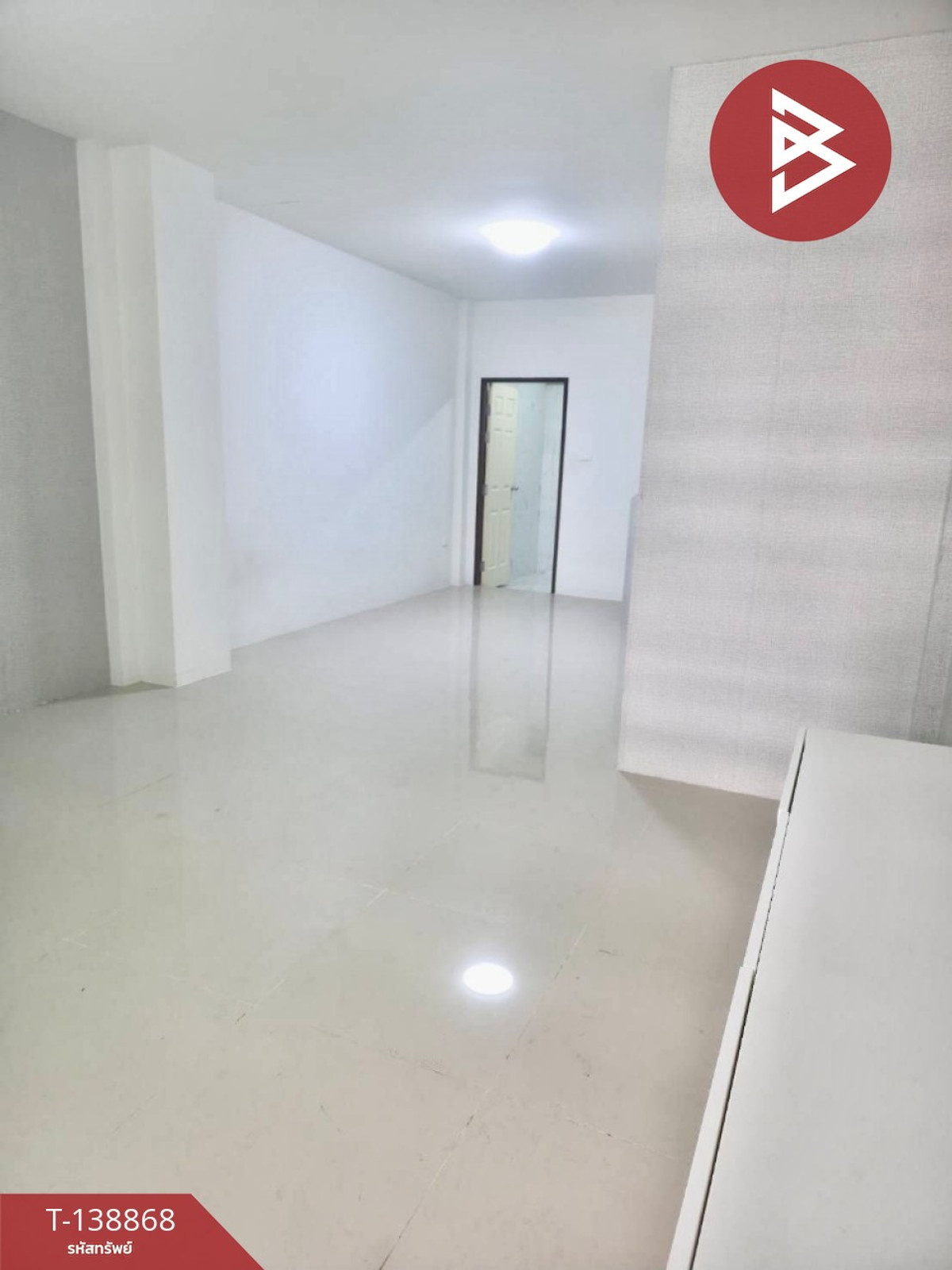 ขายทาวน์เฮ้าส์ หมู่บ้านโกลเด้น ทาวน์ แหลมฉบัง-ศรีสุวิช ชลบุรี