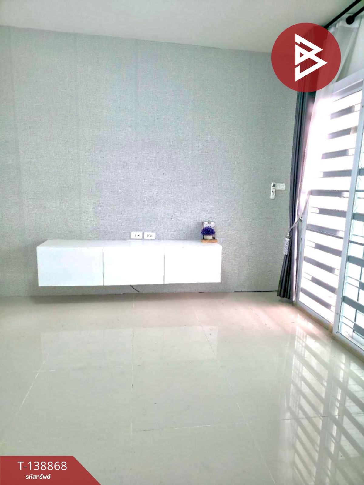 ขายทาวน์เฮ้าส์ หมู่บ้านโกลเด้น ทาวน์ แหลมฉบัง-ศรีสุวิช ชลบุรี