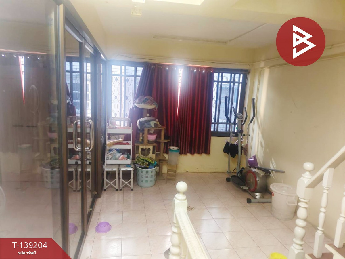 ขายอาคารพาณิชย์ 3 ชั้น เนืัอที่ 26 ตารางวา หมู่บ้านวาเลนไทน์วิลล์ รามอินทรา กรุงเทพฯ