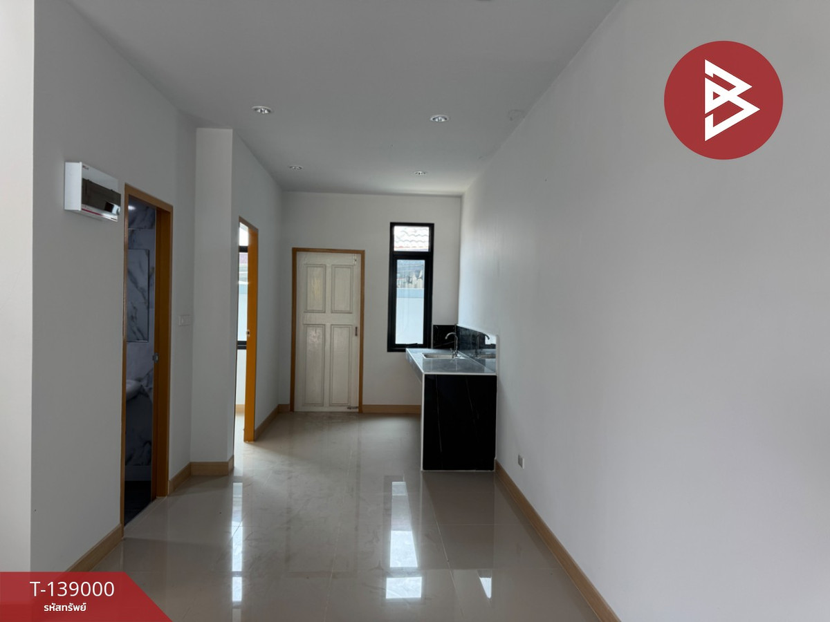 ขายทาวน์เฮ้าส์ 2 ชั้น เนื้อที่ 21.4 ตารางวา บางปะกง ฉะเชิงเทรา ทำเลดี