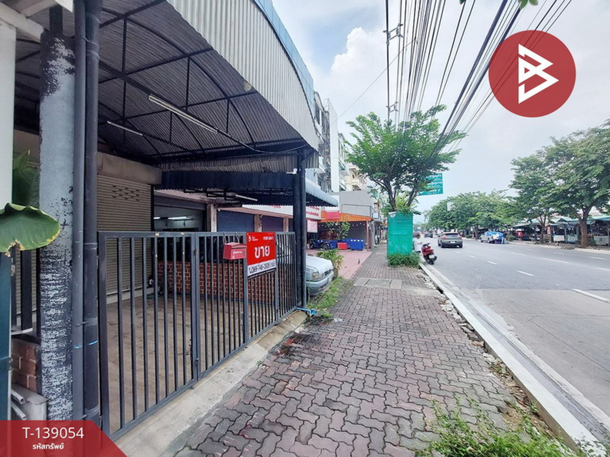 ขายอาคารพาณิชย์ 4.5 ชั้น เนื้อที่ 19 ตร.วา ถ.นาคนิวาส ลาดพร้าว กรุงเทพฯ