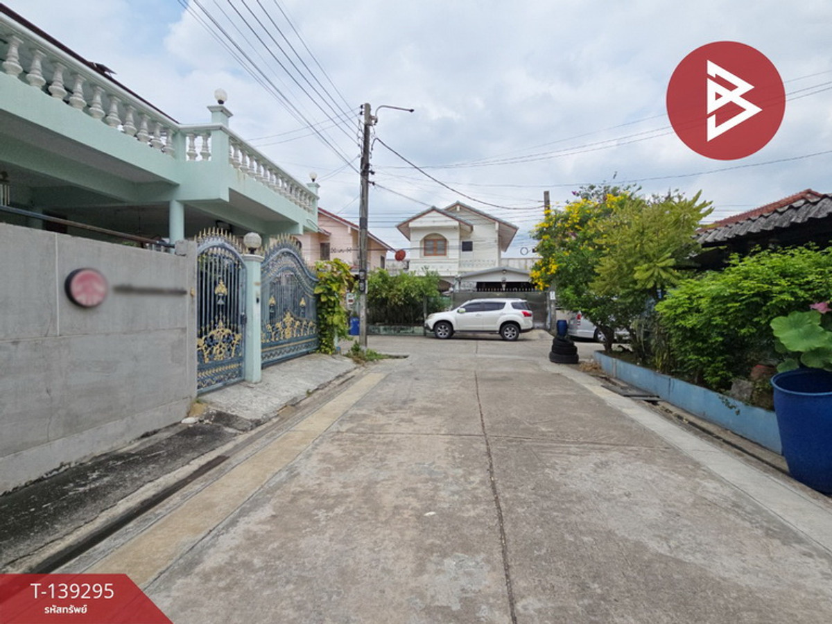 ขาย​ทาวน์​เฮ้าส์​ 2 ชั้น หมู่บ้าน​วัชร​ธานี​ ซอย 6 บางแวก กรุงเทพฯ
