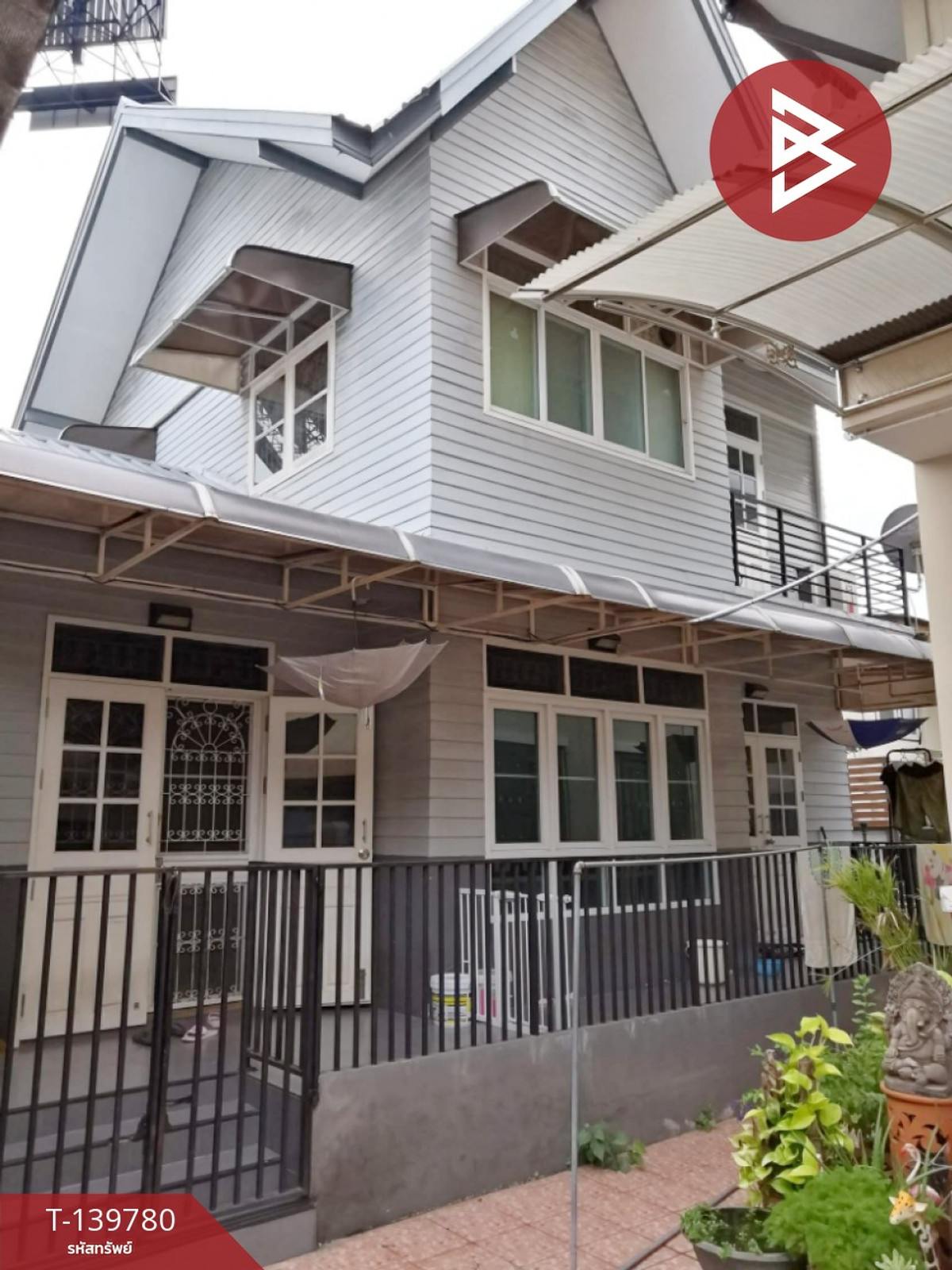 ขายบ้านเดี่ยว 2 ชั้นครึ่ง เนื้อที่ 70.7 ตารางวา ตลาดขวัญ นนทบุรี ทำเลดีติดถนน
