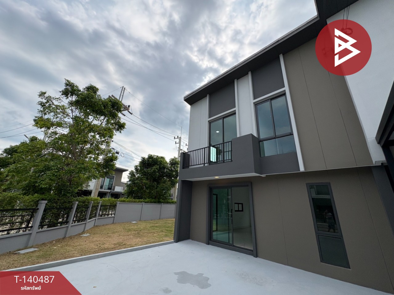 ขายบ้านแฝด หมู่บ้านอภิทาวน์ เพชรเกษม-นครชัยศรี นครปฐม
