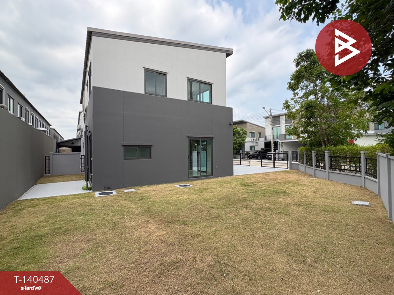 ขายบ้านแฝด หมู่บ้านอภิทาวน์ เพชรเกษม-นครชัยศรี นครปฐม