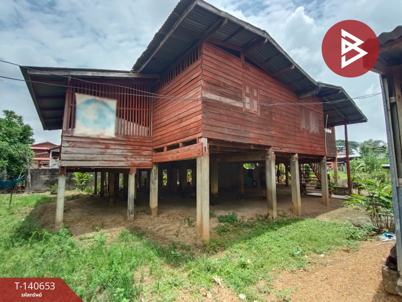 ขายบ้านเดี่ยวไม้โบราณทรงคลาสสิค เนื้อที่ 85 ตารางวา ต.งิ้วงาม อุตรดิตถ์ ทำเลดีติดถนนใหญ่