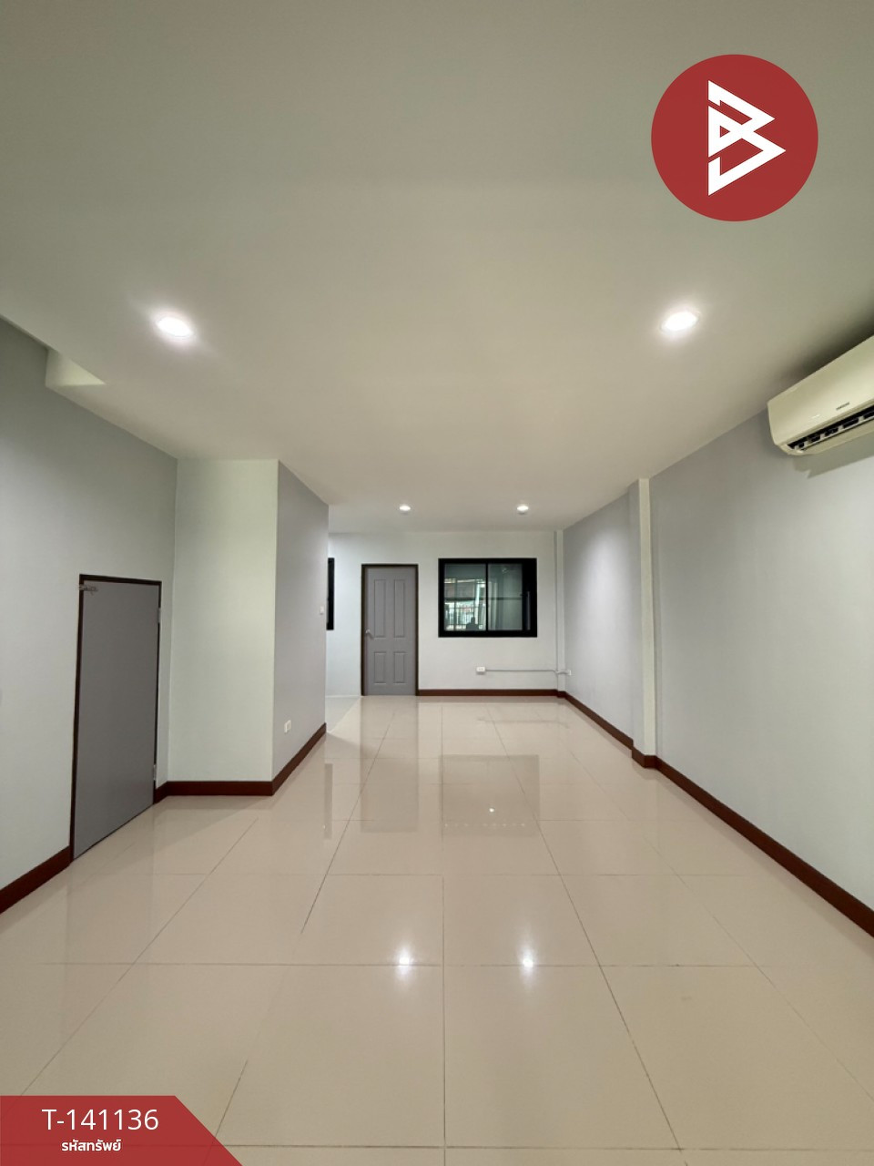 ขายทาวน์เฮ้าส์ หมู่บ้านเมอร์ริเดียน พาร์ควิวล์ (Meridien Parkview) ชลบุรี