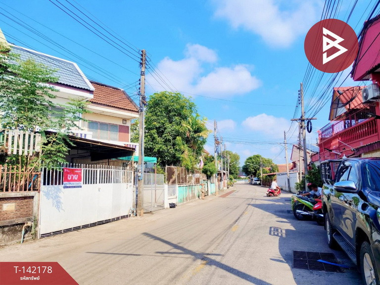 ขายทาวน์เฮ้าส์ 2 ชั้น เนื้อที่ 23 ตร.วา ท่าอิฐ อุตรดิตถ์