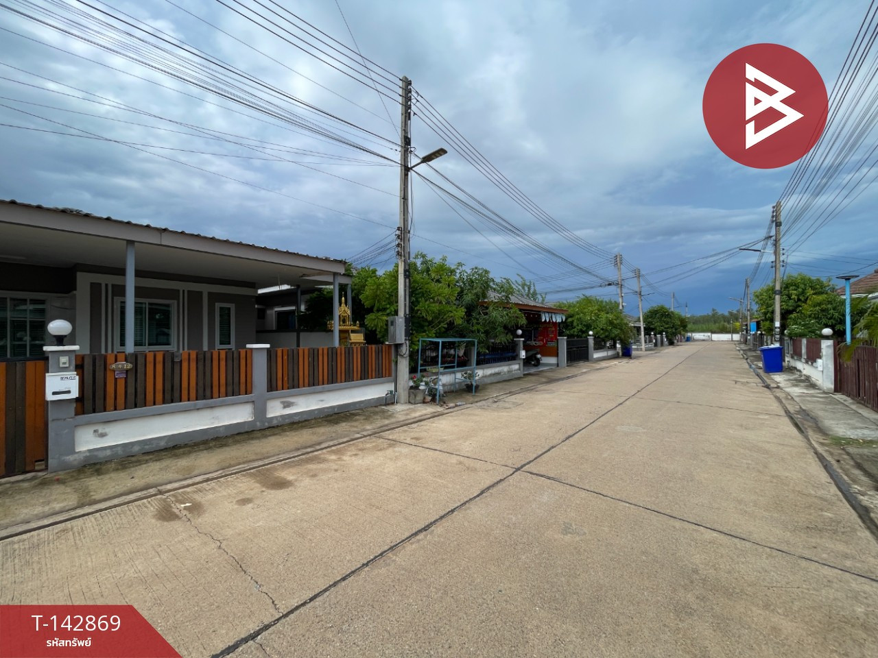 ขายบ้านแฝด หมู่บ้านเพชรลดา เนื้อที่ 44 ตร.วา อ.ศรีมหาโพธิ จ.ปราจีนบุรี ทำเลดี ใกล้นิคม 304