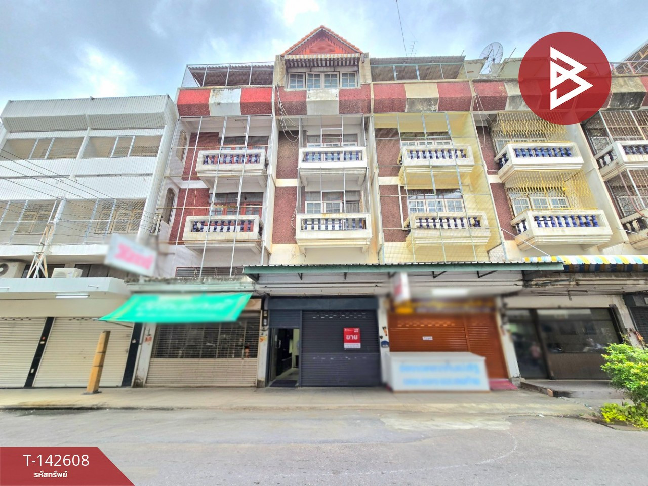 ขายอาคารพาณิชย์ 4 ชั้น เนื้อที่ 14.2 ตร.วา ถนนต้นสน-องค์พระ เมืองนครปฐม