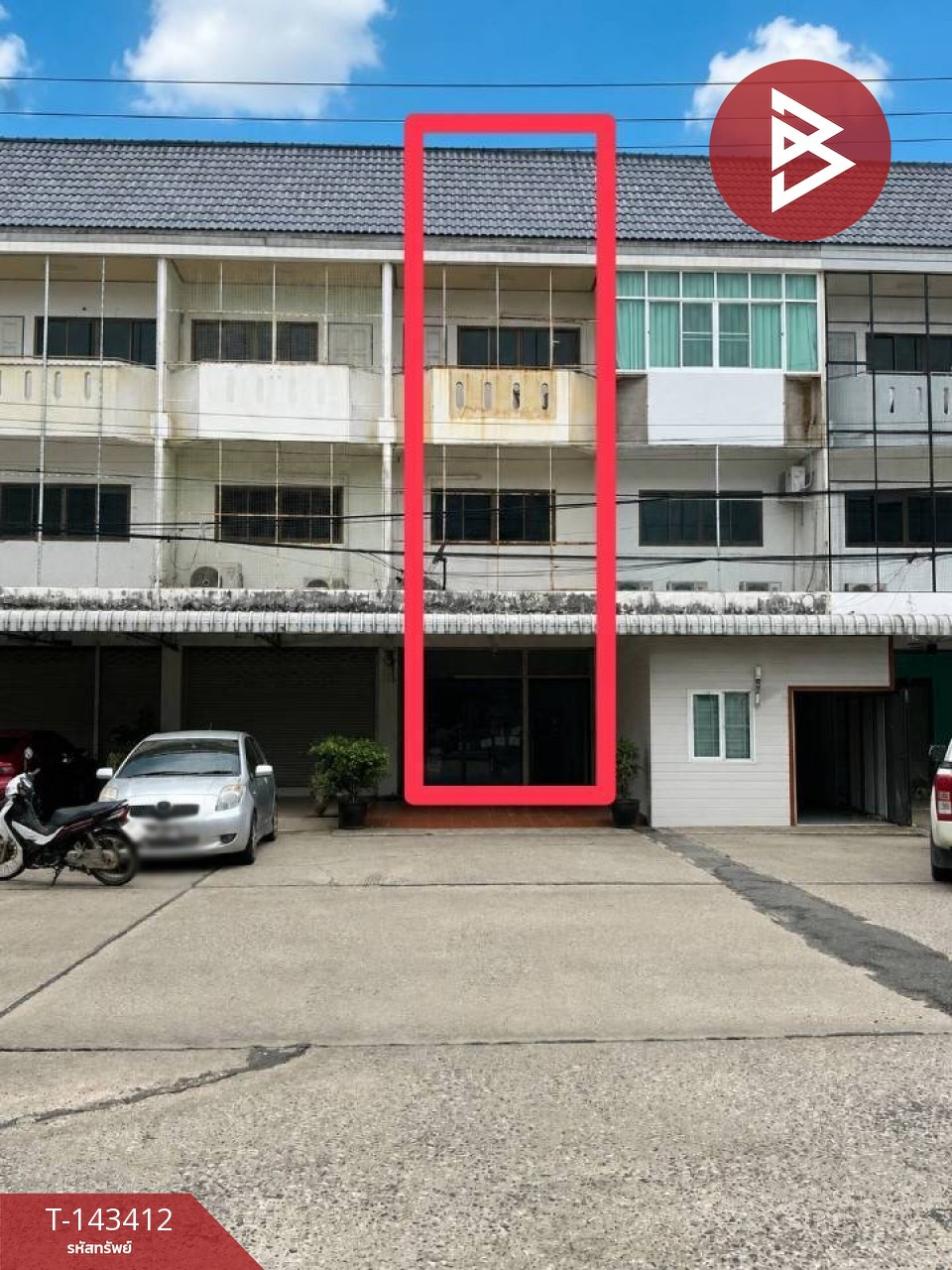 ขายอาคารพาณิชย์ 3 ชั้น เนื้อที่ 23 ตารางวา ต.ท่าอิฐ อุตรดิตถ์ ทำเลดี