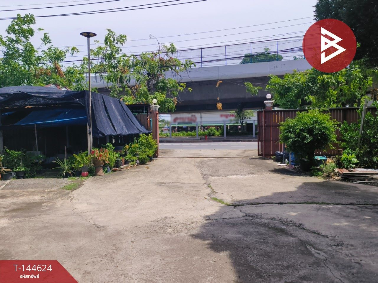 ขายที่ดิน เนื้อที่ 2 ไร่ 3 งาน 67.3 ตร.วา  ติด ถ.นครอินทร์ แยกบางสีทอง นนทบุรี