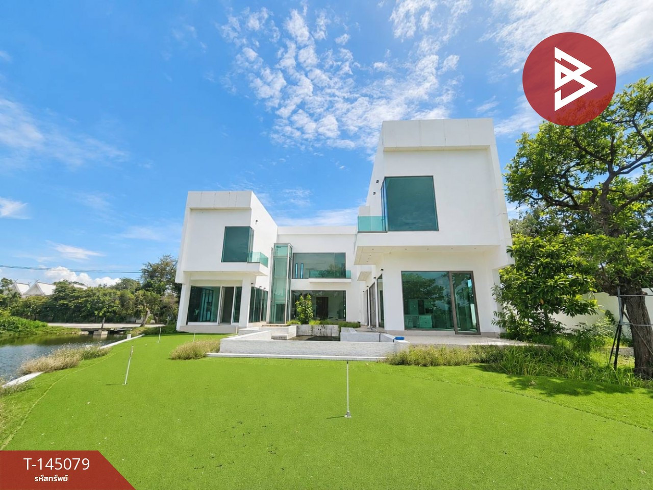 ขายบ้านเดี่ยวหรู หมู่บ้านปัญญารีสอร์ท ชลบุรี ริมทะเลสาบ สไตล์ Modern Luxury Resort